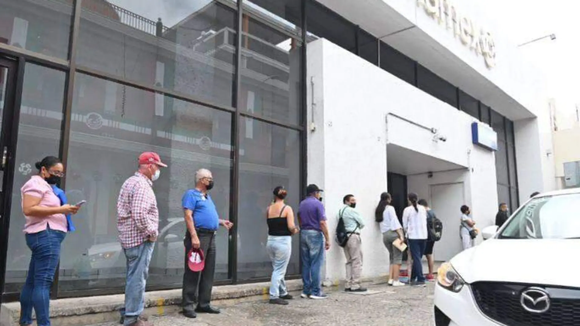 Bancos cerrados por Día Festivo 